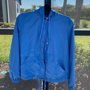 women’s wind breaker